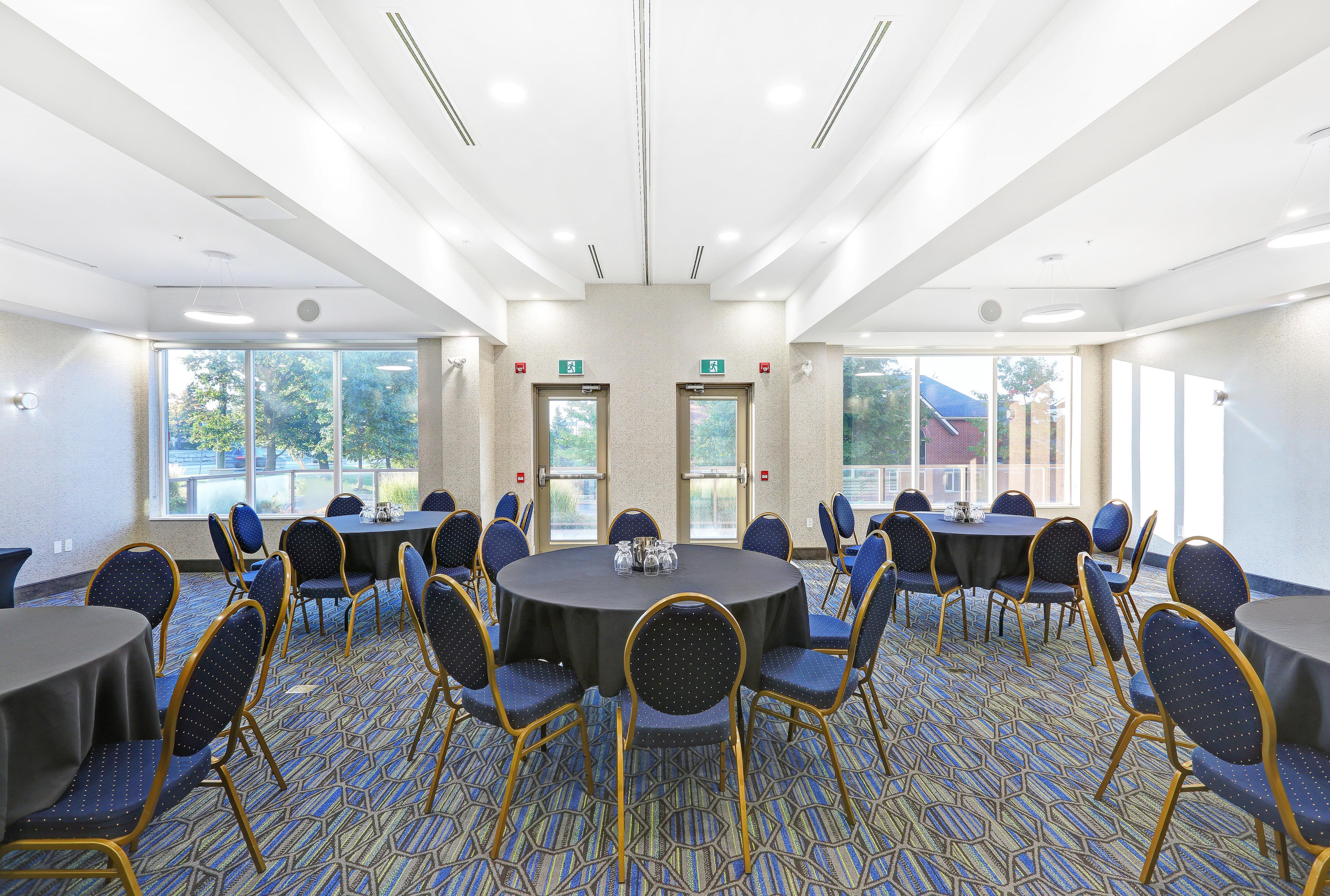 Holiday Inn Express & Suites - Woodstock, On Canada Экстерьер фото