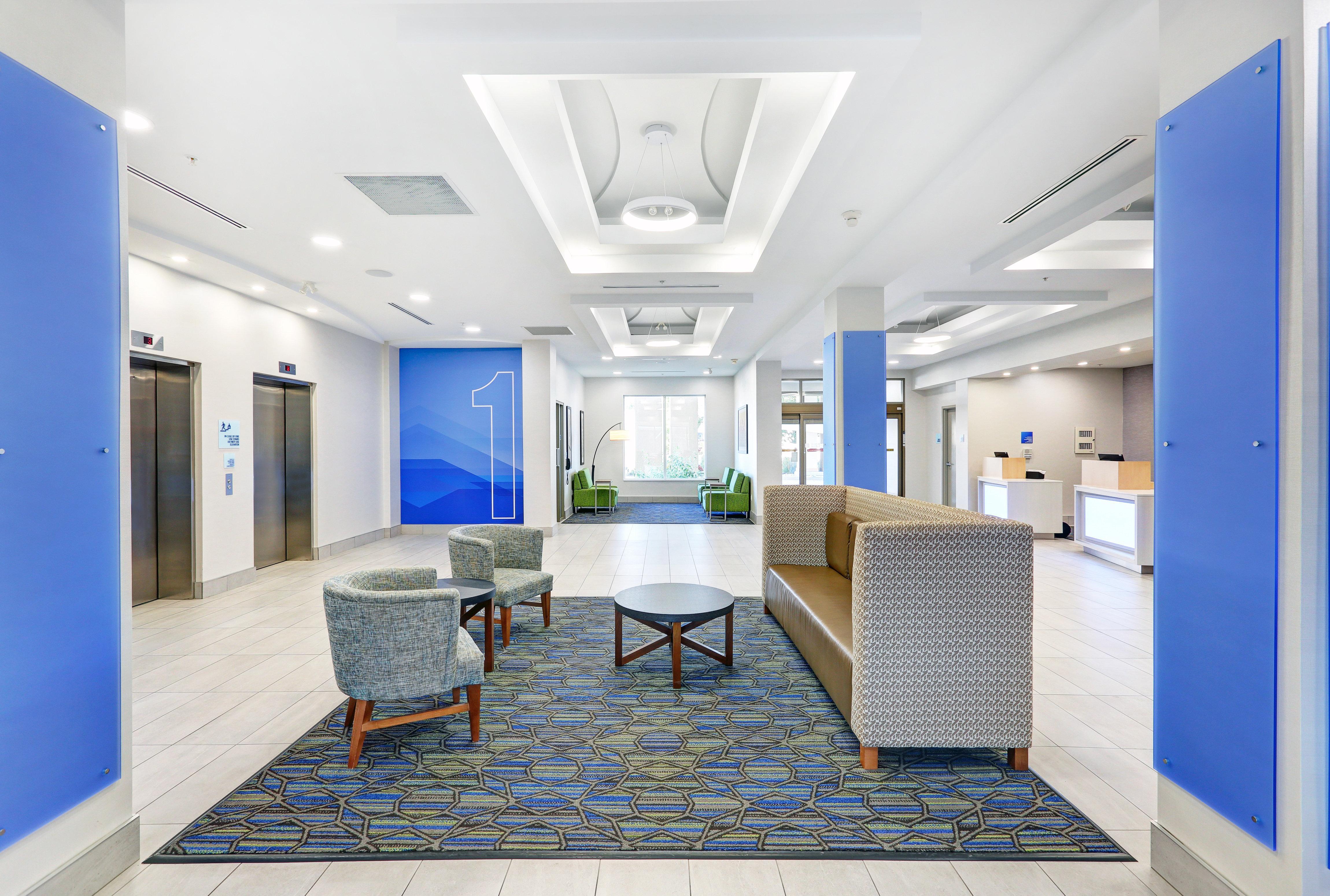 Holiday Inn Express & Suites - Woodstock, On Canada Экстерьер фото